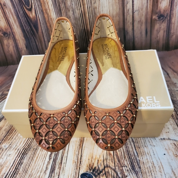 Michael Kors Gabriella Flats - Picture 3 of 11